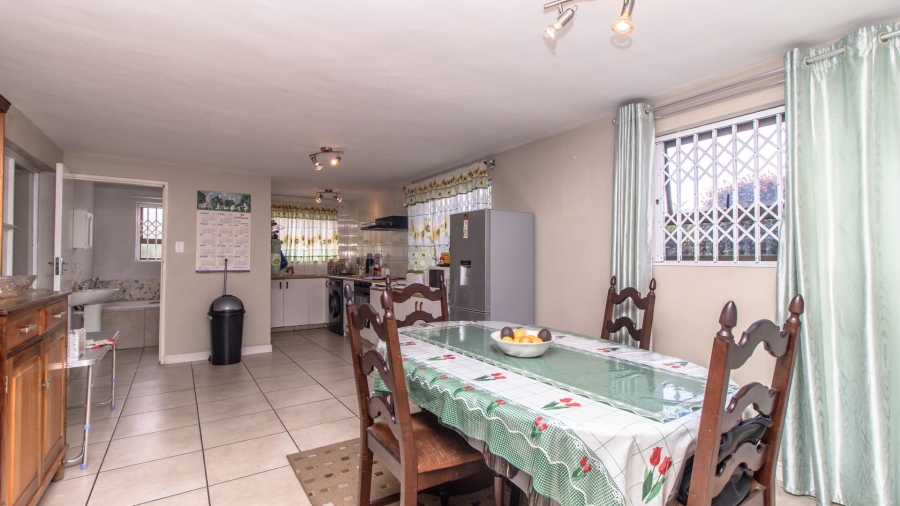 7 Bedroom Property for Sale in Loevenstein Western Cape
